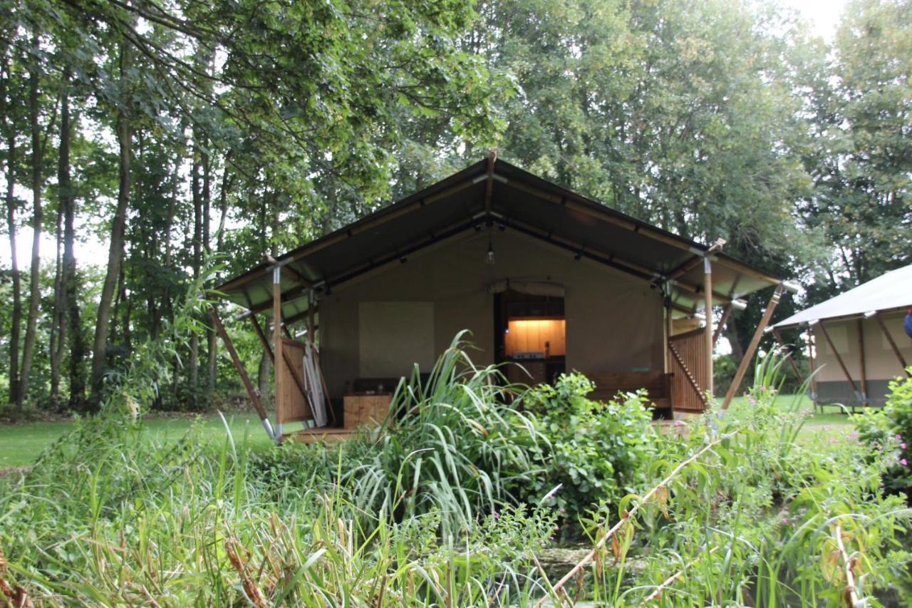 Luxury tent Luxe Safaritent Aan Het Water - Recreatiepark De Uilenburg